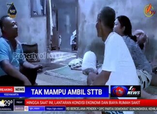 Berhasil Selesaikan Pendidikan Warga Patuk Tak Mampu Bawa Pulang Tanda Kelulusan