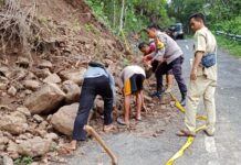 Sebagian Akses Jalan Di Gedangsari Terutup Tanah Longsor, Pengguna Jalan untuk Berhati-Hati