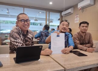 Pembeli Jam Senilai Puluhan Miliar Minta Hak