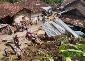 Tanah Longsor, Kandang Ternak di Gunungkidul Rata Dengan Tanah