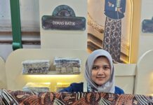 Setia Pada Lilin, Bukan Printing: Dimas Batik Jadi Penjaga Terakhir Batik Tulis Tasikmalaya