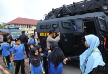 Puluhan Siswa SDIT Khairul Rahman Kunjungi Markas Brimob Polda Sumut