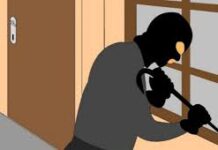 Bobol Rumah Warga, 2 Pria Dihajar Massa