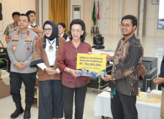 GKR Hemas Serahkan Bantuan Rp 750 Juta bagi Mahasiswa Sumatera yang Terdampak Bencana
