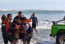 Empat Wisatawan Terseret Ombak Pantai Parangtritis