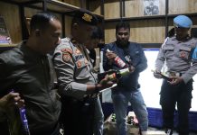 Outlet 23 di Bantul Digrebek, Ratusan Botol Miras Disita