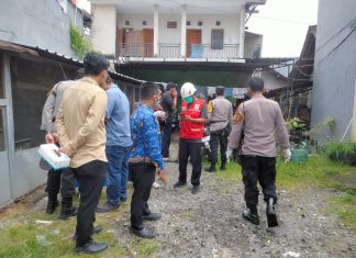 POLSEK Depok Timur Polresta Sleman Melakukan Pengecekan TKP Penemuan Mayat Perempuan di Kamar Kos