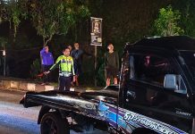 Laka Tunggal, Pick Up Tabrak Pembatas Jalan