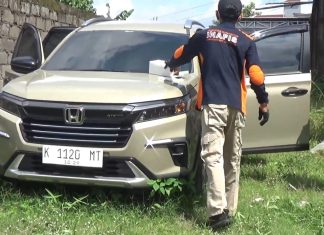 Mayat Mengering Ditemukan di Dalam Mobil Terparkir