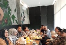 Aspihani Serahkan Dokumen Musyawarah Desa Untuk Pemekaran Kabupaten Gambut Raya