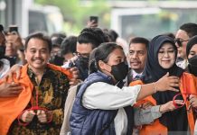 Roy Suryo dan Dokter Tifa Diserahkan ke Kejaksaan