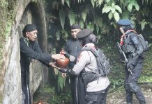 Polda DIY Gelar Tradisi Pengambilan Air Suci dari Lereng Merapi