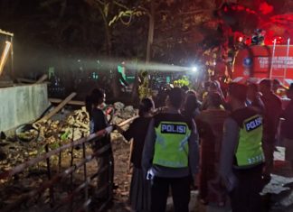 Lupa Matikan Tungku, Atap Dapur Ludes Terbakar
