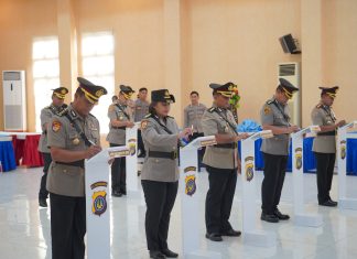 Kapolda DIY Pimpin Sertijab Lima Anggota Berpangkat Kombes