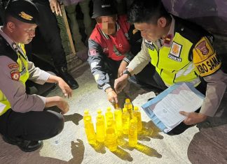 Ratusan Botol Miras Disita Polisi