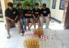 Polisi Amankan 5 Orang Berikut Puluhan Botol Ciu