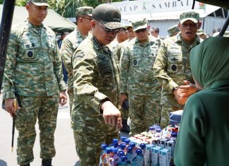 Panglima TNI Hadiri Bazar Bersama Rakyat di Yogya
