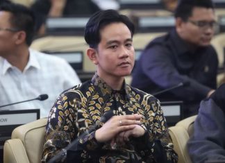 Jokowi Lebih Paham Pendidikan Gibran, Denny Indrayana Dituding Mainkan Strategi Politik